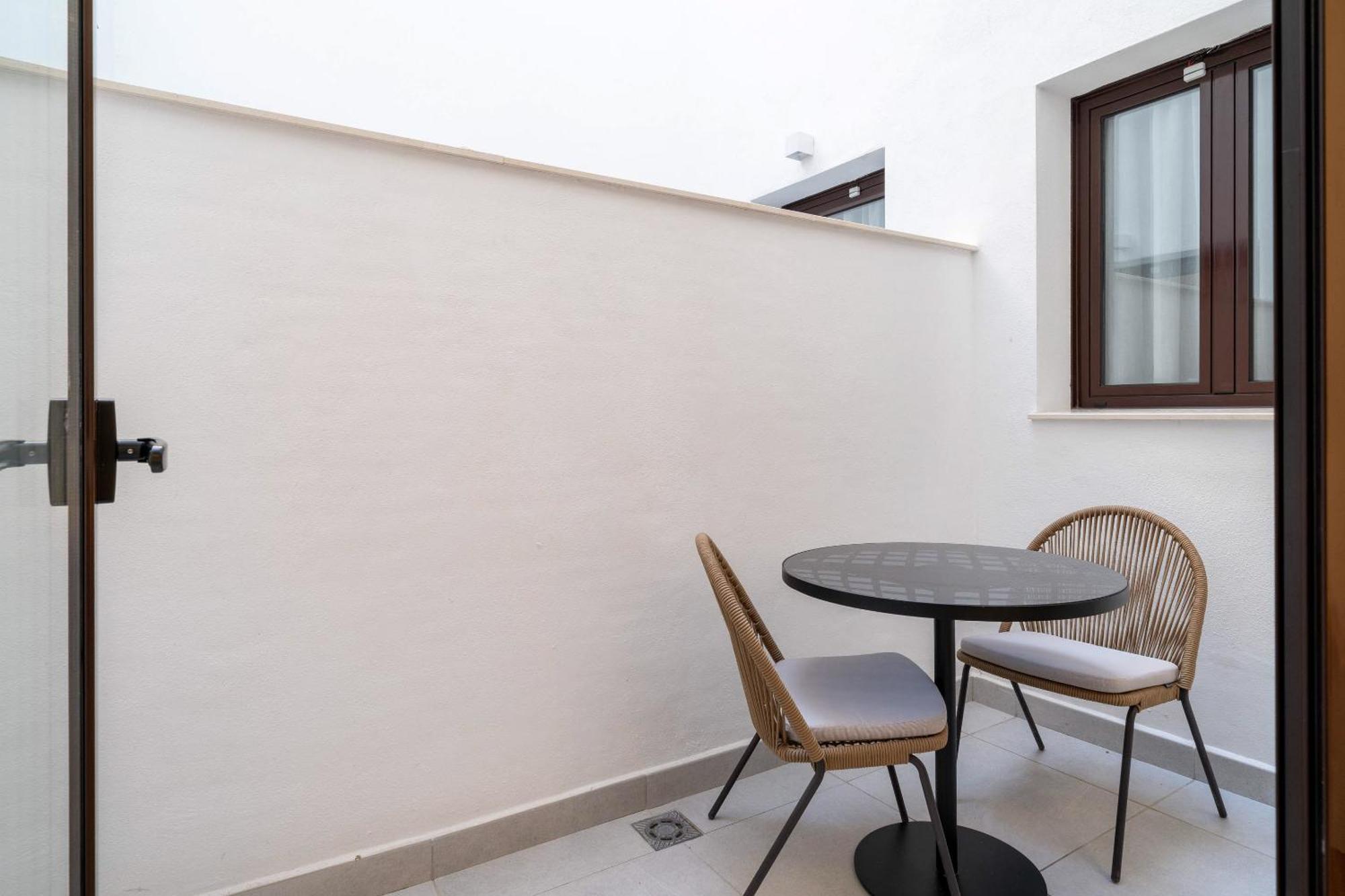 Limehome Malaga Calle Victoria Málaga Quarto foto